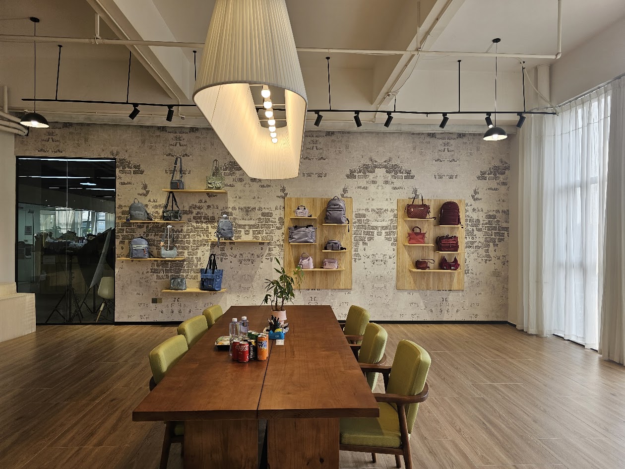 Showroom display wall and meeting area